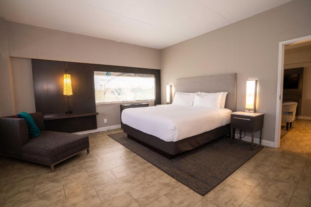 King Room - Hearing Accessible interior